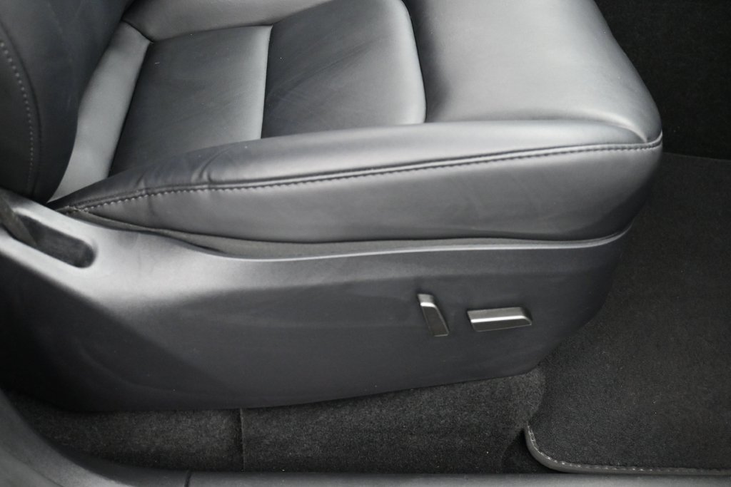 Used 2024 Tesla Model Y Long Range RWD image 29