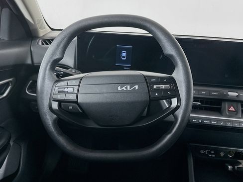 Used 2025 Kia K4 LXS image 18
