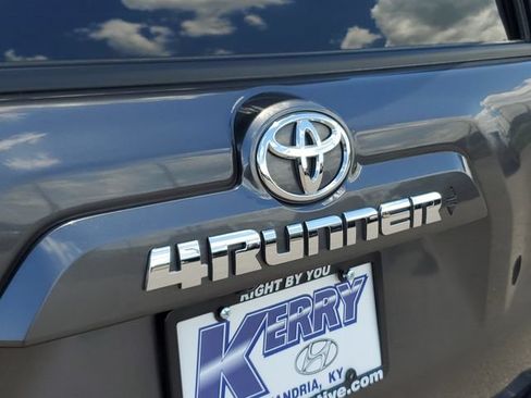 Used 2023 Toyota 4Runner SR5 Premium w/ Moonroof Package AWD/4WD image 7