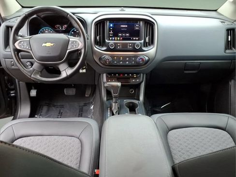 Used 2019 Chevrolet Colorado Z71 AWD/4WD image 12