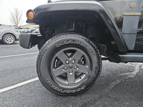 Used 2016 Jeep Wrangler Unlimited Sport image 11