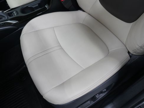 Used 2020 Toyota Corolla XLE FWD image 11