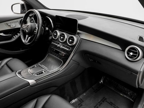 Used 2022 Mercedes-Benz GLC 300 image 11