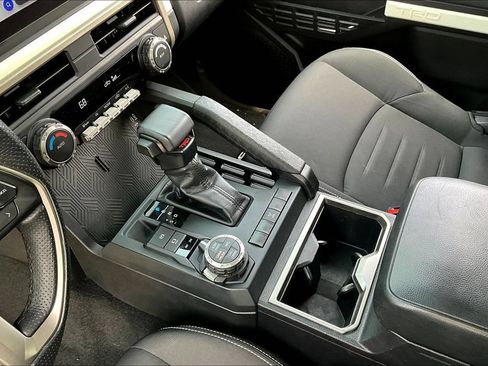 Used 2024 Toyota Tacoma TRD Off-Road AWD/4WD image 19