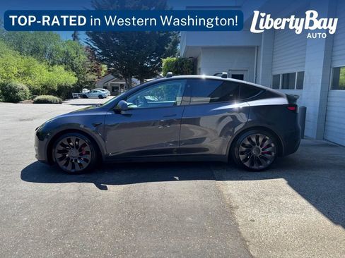 Used 2024 Tesla Model Y Performance AWD/4WD image 3
