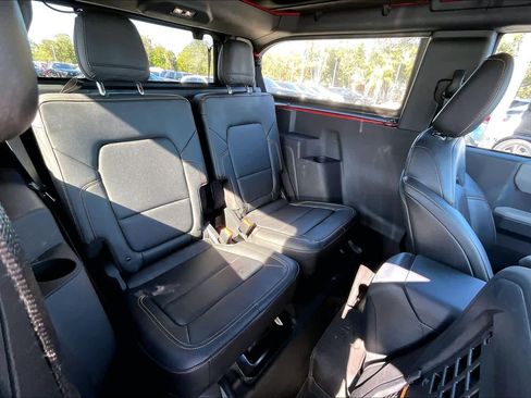 Used 2023 Ford Bronco Badlands w/ Sasquatch Package image 19