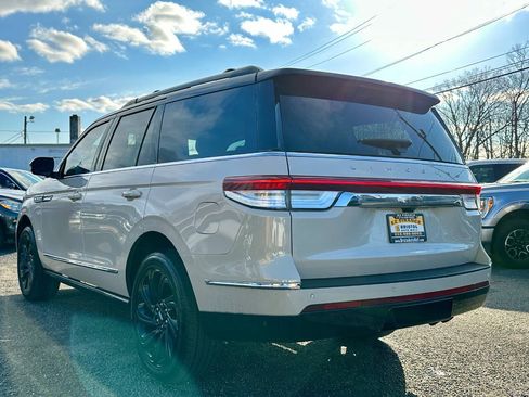 Used 2023 Lincoln Navigator Reserve AWD/4WD image 5