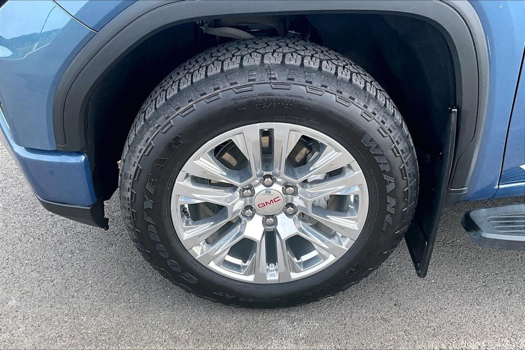 Used 2024 GMC Sierra 1500 Denali w/ Technology Package AWD/4WD image 9