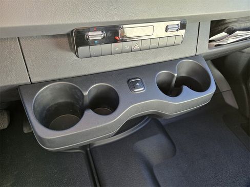 Used 2019 Mercedes-Benz Sprinter 170 image 38