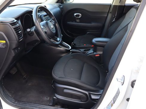 Used 2019 Kia Soul + FWD image 18