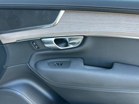 Certified 2025 Volvo XC90 B6 Core w/ Protection Package Premier image 19