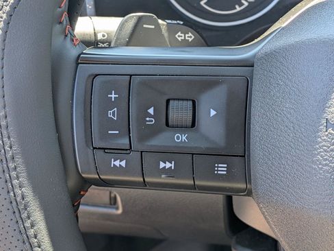 Used 2026 Nissan Rogue SV AWD/4WD image 19