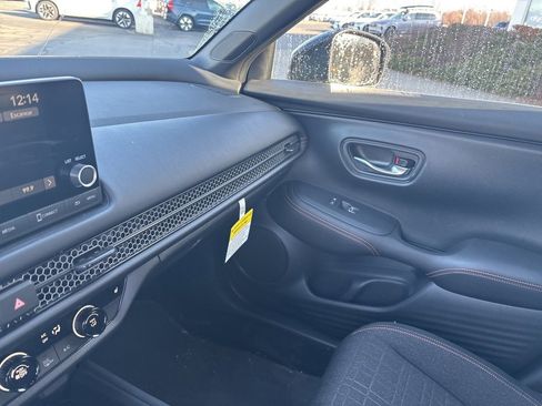 Used 2024 Honda HR-V Sport image 22