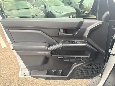 Used 2025 Toyota 4Runner TRD Off-Road image 30