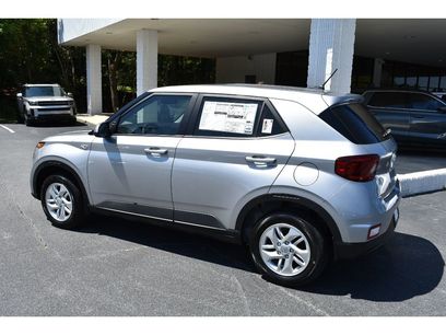 New 2025 Hyundai Venue SE