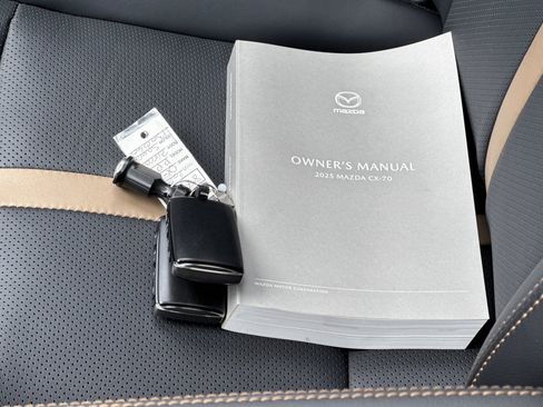 New 2025 MAZDA CX-70 Plug-In Hybrid w/ Premium Plus image 9