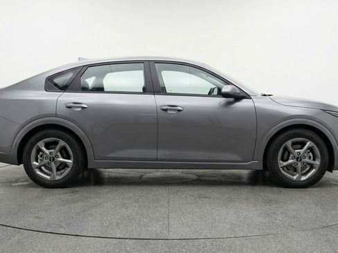 Used 2025 Kia K4 FWD image 11