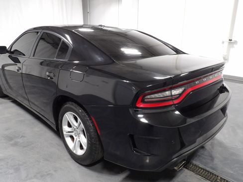 Used 2021 Dodge Charger SXT w/ Leather Interior Group RWD image 7
