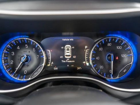 New 2026 Chrysler Pacifica Select AWD/4WD image 15