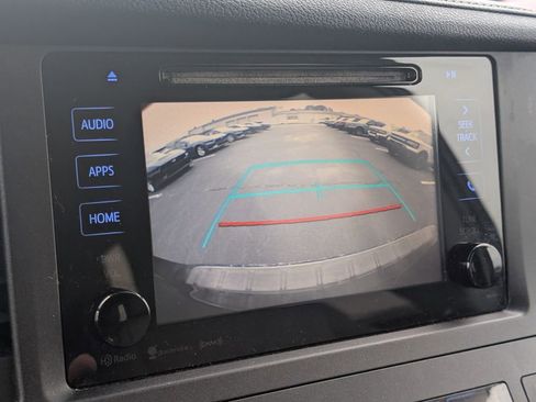 Used 2017 Toyota Sienna L image 24