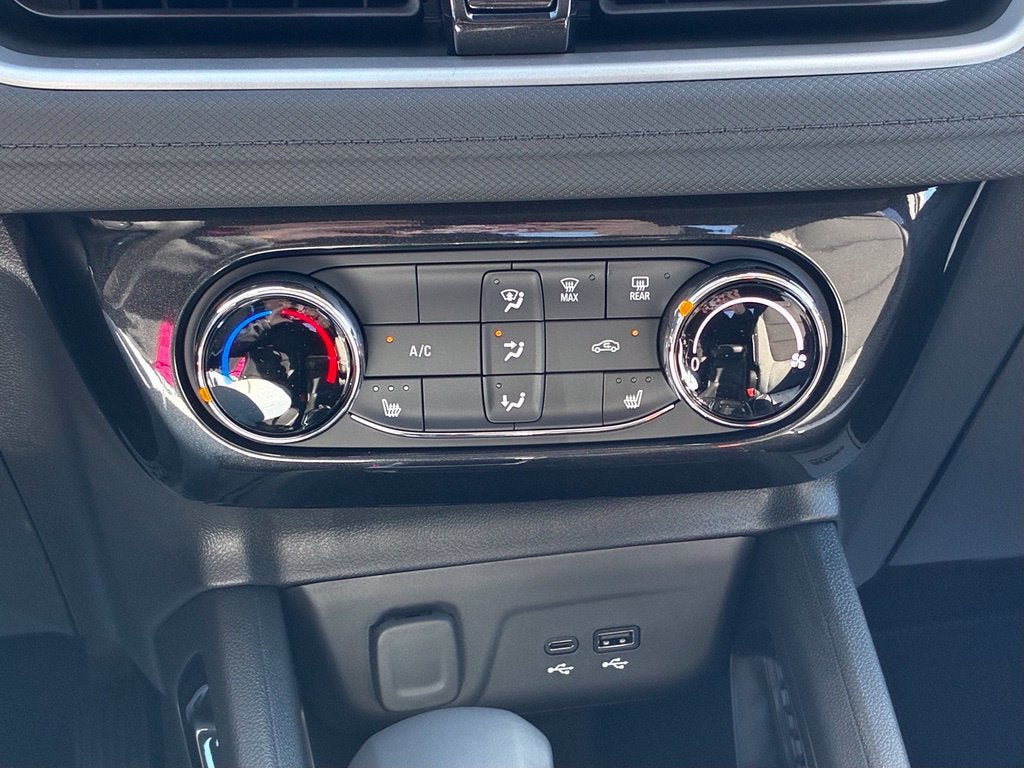 New 2026 Chevrolet TrailBlazer LT w/ LT Cold Weather Package FWD image 16