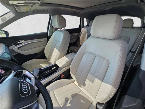 Certified 2024 Audi Q8 e-tron Premium Plus w/ Premium Plus Package AWD/4WD image 14