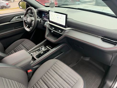 Used 2025 Ford Explorer ST-Line w/ ST-Line Street Pack image 27