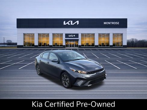Used 2024 Kia Forte LXS FWD image 3