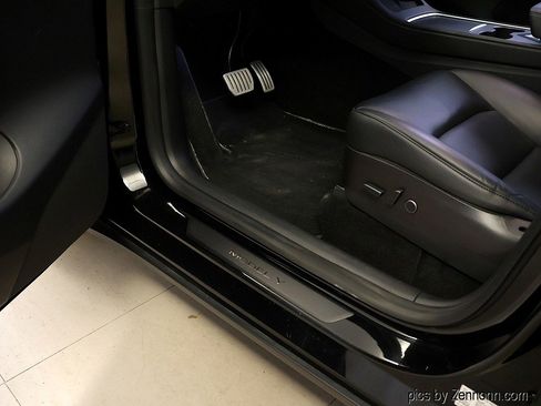 Used 2021 Tesla Model Y Performance image 22