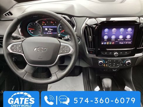 Used 2023 Chevrolet Traverse RS image 17