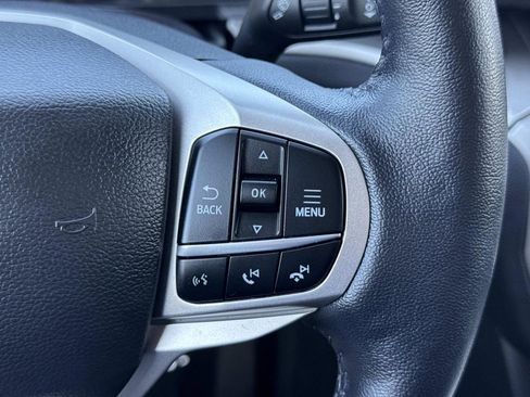 Used 2022 Ford Explorer XLT w/ Equipment Group 202A image 11