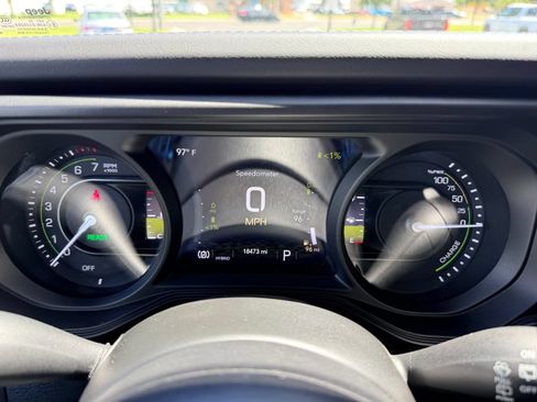 Used 2024 Jeep Wrangler Unlimited Rubicon 4xe AWD/4WD image 16