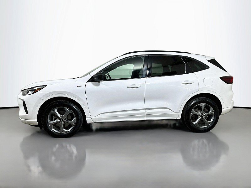 Used 2023 Ford Escape ST-Line w/ Tech Pack #1 AWD/4WD image 4