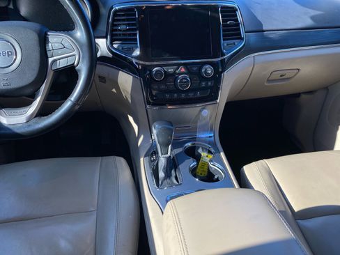 Used 2020 Jeep Grand Cherokee Limited image 17
