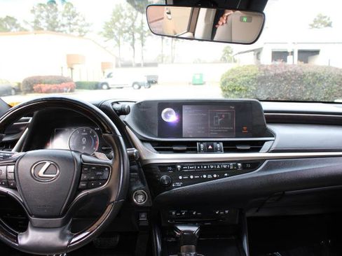Used 2020 Lexus ES 350 w/ Premium Package FWD image 10