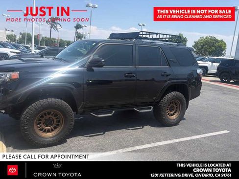 Used 2018 Toyota 4Runner TRD Off-Road AWD/4WD image 6