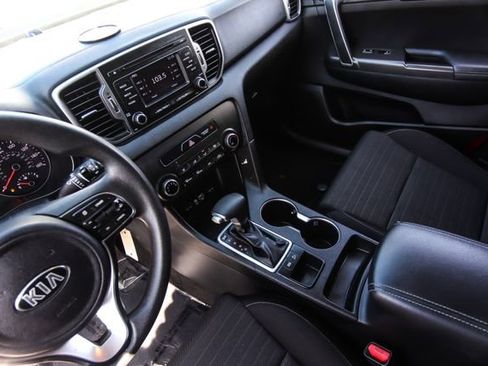 Used 2018 Kia Sportage LX image 12