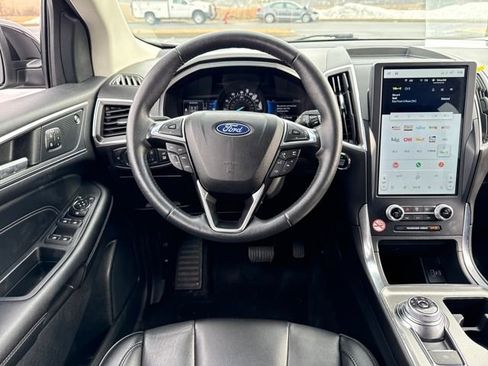 Used 2022 Ford Edge Titanium image 20