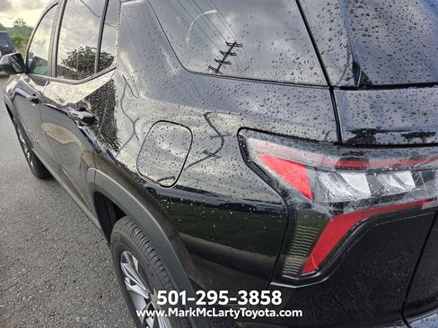 Used 2025 Chevrolet Equinox LT FWD image 8