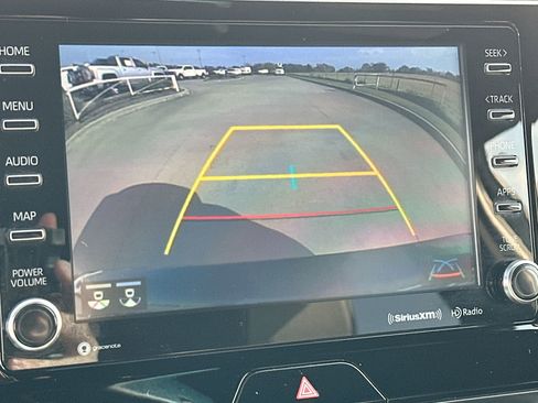 Used 2022 Toyota Venza XLE image 17