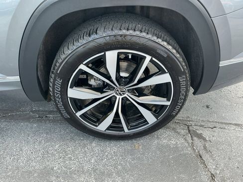 Certified 2025 Volkswagen Atlas SEL Premium R-Line image 26