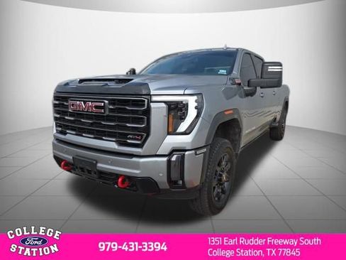 Used 2024 GMC Sierra 3500 AT4 image 2