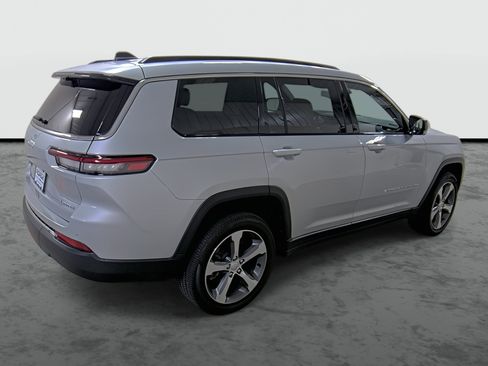 Used 2025 Jeep Grand Cherokee L Limited w/ Luxury Tech Group II AWD/4WD image 4