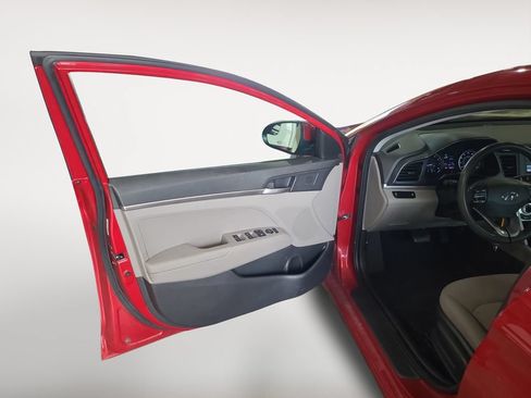 Used 2019 Hyundai Elantra SE FWD image 21