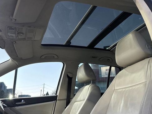 Used 2013 Volkswagen Tiguan SEL FWD image 20