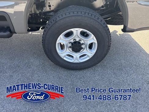 New 2026 Ford F250 XLT w/ FX4 Off-Road Package AWD/4WD image 16