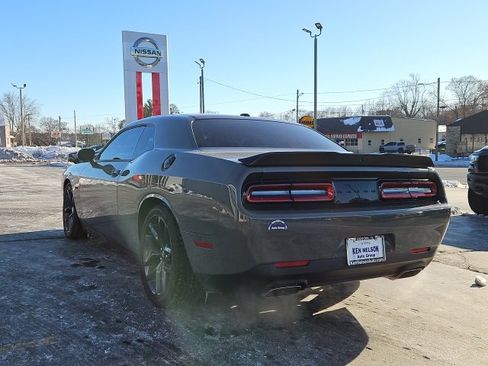 Used 2023 Dodge Challenger R/T w/ Blacktop Package image 7
