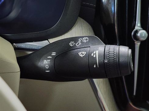 Used 2018 Volvo XC60 T6 Inscription image 17