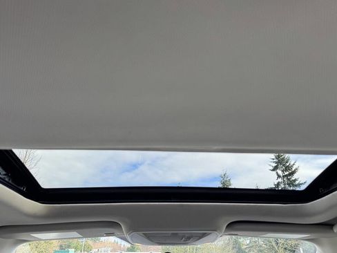 Used 2017 Ford Focus SEL image 23