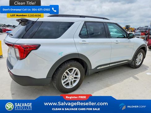 Used 2025 Ford Explorer Active w/ Active Comfort Package RWD image 4